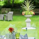 Hotel The 4*